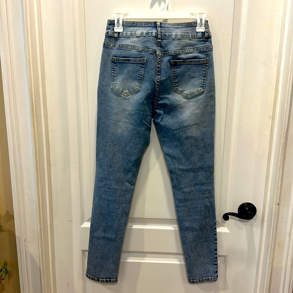 Women’s stretch distressed jeans size 4 - Picture 2 of 3